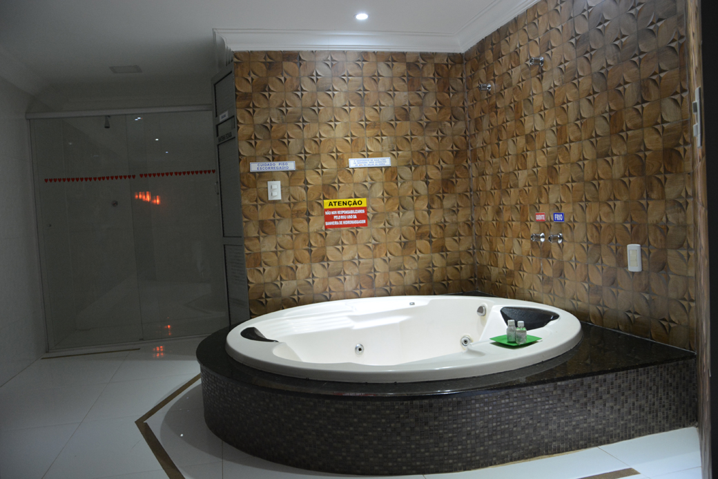 Motel Suite